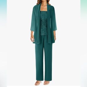 NWT 3 Piece Set
